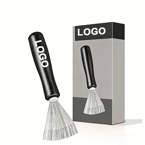 Outil de nettoyage de brosses à cheveux avec logo personnalisé, brosse de nettoyage de peignes avec raclette métallique, manche noir pour la maison et le salon - Product Image 1
