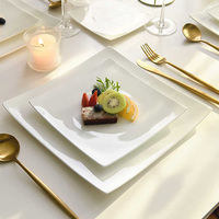 Assiette carrée haut de gamme en porcelaine fine pour le thé de l'après-midi, style occidental, assiette à steak et dessert de style français pour la maison