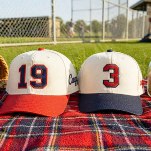 Gorras de Béisbol Personalizadas al por Mayor, de 5 Paneles y 2 Tonos, en Tela de Algodón, con Bordado 3D de Números y Texto, Hechas en Vietnam, 100% Algodón - Product Image 1