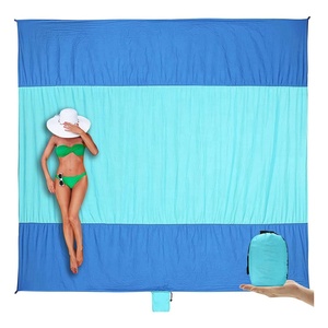 Tapis de pique-nique pliable portable en nylon Oxford imperméable avec logo personnalisé, durable, résistant au sable, pour le camping et les voyages - Product Image 1