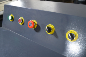 0.8 /2.2 /<span class=keywords><strong>3</strong></span>.2KW su soğutmalı mil CNC Router 1325 oyma makinesi - Product Image 3