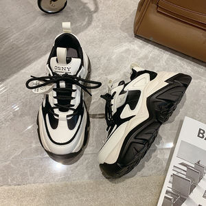 Женские модные кроссовки на шнуровке - Product Image 4