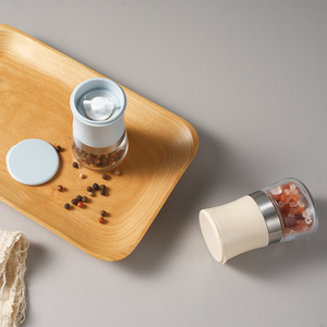 Leader mondial sur le marché, plus de 12 millions vendus : Moulin à sel et à poivre portable - RPET Mini pour la maison, la cuisine et les cafés - Product Image 6
