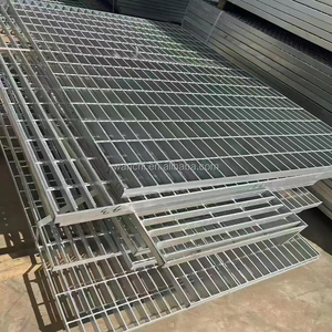Rejilla de Acero al Carbono Moderna, Resistente al Agua y Duradera, Rejilla Metálica Galvanizada para Caminos y Pasillos Exteriores, Construcción Metálica Inoxidable - Product Image 1