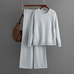 <span class=keywords><strong>Set</strong></span> <span class=keywords><strong>Coordinato</strong></span> Due Pezzi Autunno Inverno Personalizzato Maglione Pesante a Coste e Pantaloni Vestibilità Comoda Minimalista Loungewear - Product Image 4