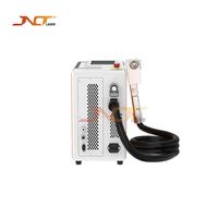 Machine de nettoyage laser à fibre pulsée portative 100W 200W 300W, OEM usine, sans dommage, pour l'élimination de la rouille, de la peinture et de l'oxyde sur les moules métalliques