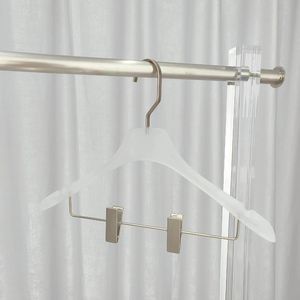 Nouvelles Cintres en Acrylique Transparent, Noir, Blanc et Givré pour Vêtements et Pantalons avec Pinces Élégantes – Idéal pour Magasins <span class=keywords><strong>de</strong></span> Vêtements - Product Image 5