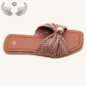 High-quality Fashionable Slip-on Casual Durable Wholesale Breathable Lightweight Women's slippers and Sandals - Product Image 5