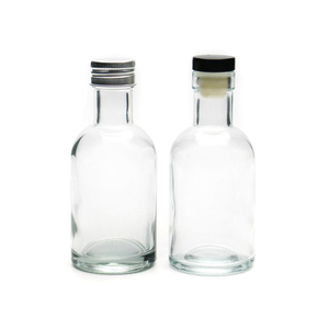 Botella de cristal con tapón de corcho para <span class=keywords><strong>licor</strong></span>, botella de vidrio transparente con diseño clásico de pedernal, de 100ml, venta al por mayor - Product Image 1