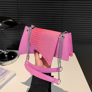 <span class=keywords><strong>Sac</strong></span> à bandoulière pour femme <span class=keywords><strong>en</strong></span> PU haut de gamme <span class=keywords><strong>avec</strong></span> fermeture éclair, style urbain simple, portable, <span class=keywords><strong>avec</strong></span> <span class=keywords><strong>chaînes</strong></span>, idéal pour l'été et toutes occasions - Product Image 3