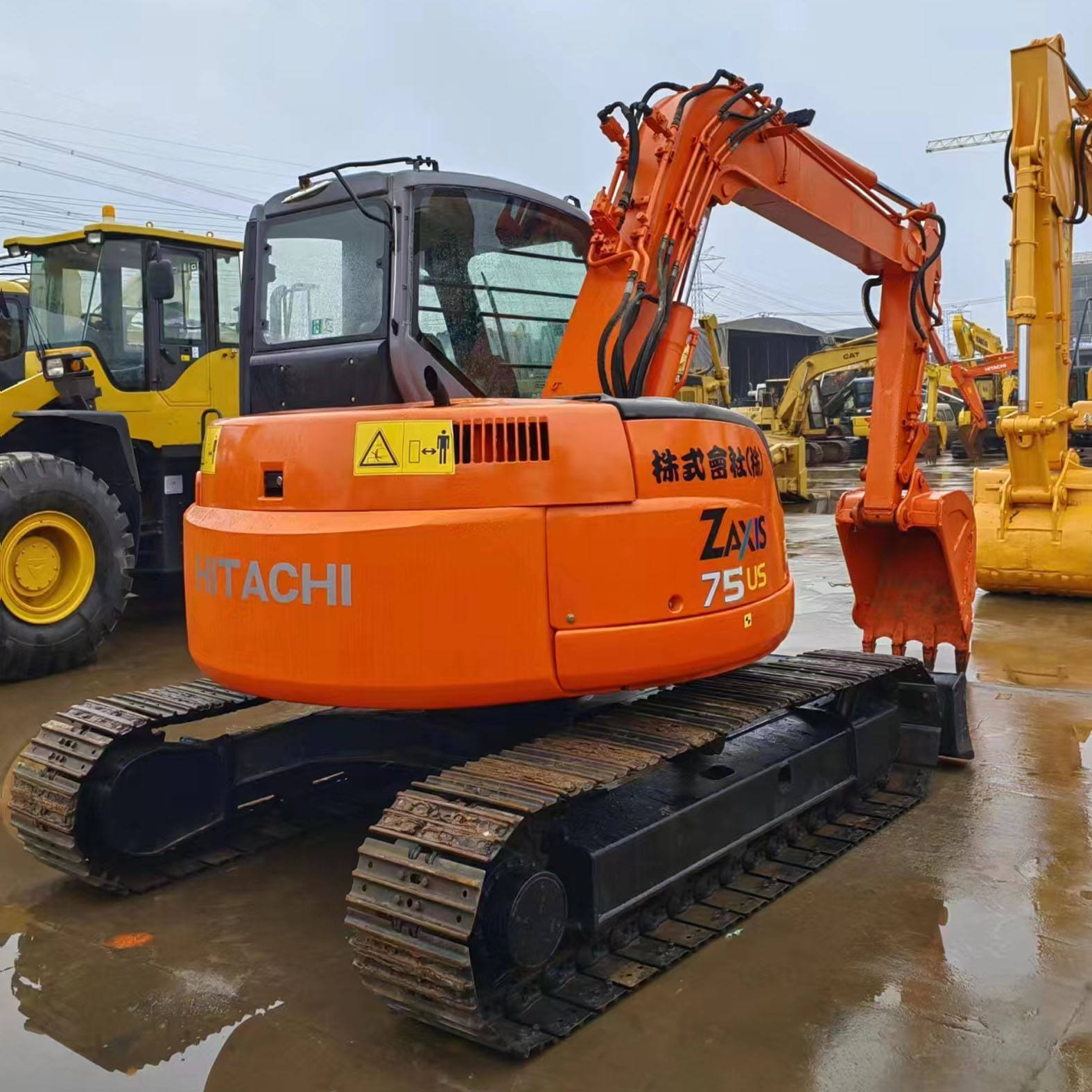 Excellent Condition Used Hitachi ZX75US Excavator Compact Radius