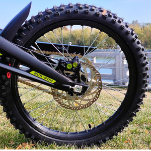 Moto électrique tout-terrain Surron Light Bee X 60V 40Ah, batterie 6kW, vitesse maximale 75 km/h, couple élevé, en vente. - Product Image 5