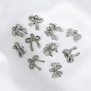 Dijes de Lazo Personalizados de Lujo en Acero Inoxidable 316L con Baño de Oro de 14k/18k y Circonitas para Fabricación de Joyería, Collares y Pulseras al por Mayor - Product Image 3