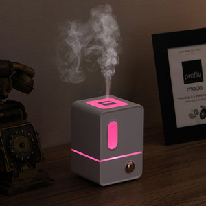 Humidificateur d'air à ultrasons USB avec veilleuse Diffuseur de parfum intelligent <span class=keywords><strong>Mini</strong></span> installation de voiture d'hôtel à domicile en plastique - Product Image 1