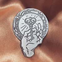 Nouvelle Offre Promotionnelle : Badges Émaillés en Métal Découpés à l'Emporte-Pièce, Cadeau Personnalisé avec LOGO, Vente en Gros, Plaqué Argent, Pins de Revers à Motif Clé Magique de Dessin Animé
