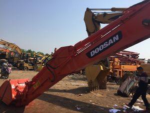 รถขุดตีนตะขาบ Doosan รุ่น Dh210w-7 มัลติฟังก์ชั่น น้ำหนัก 10 ตัน ระบบไฮดรอลิก พร้อมชิ้นส่วน KYB และเครื่องยนต์ Fawde มือสองขาย - Product Image 2