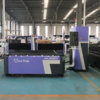 Machine de découpe laser CNC pour métaux avec autofocus, système de contrôle Cypcut, rail de guidage Hiwin, prise en charge PLT/AI, haute efficacité