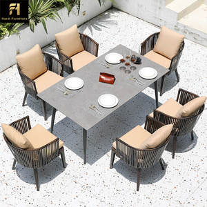 Chaise <span class=keywords><strong>de</strong></span> <span class=keywords><strong>jardin</strong></span> en rotin d'extérieur Ensemble <span class=keywords><strong>de</strong></span> table et <span class=keywords><strong>de</strong></span> <span class=keywords><strong>chaises</strong></span> <span class=keywords><strong>de</strong></span> <span class=keywords><strong>jardin</strong></span> 8 places Style américain Chaise <span class=keywords><strong>de</strong></span> <span class=keywords><strong>jardin</strong></span> confortable et imperméable - Product Image 3