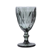 Groothandel vintage gekleurde wijnglazen met reliëf, diamantgeperst glas, drinkglazen voor bruiloften, hotels en restaurants