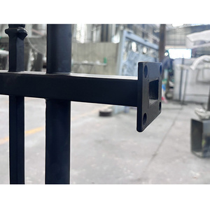 Balustrades en fonte et fer forgé pour l'extérieur des maisons, motif à pointes dorées noires, design moderne du milieu du siècle, couleur personnalisée - Product Image 6