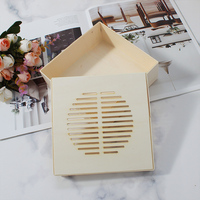 Boîte en bois de style nouveau avec couvercle en bois à motif ajouré pour noix, dattes, chocolats, desserts