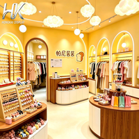 Meuble de Présentation Personnalisable Jaune pour Magasin : Vitrine Murale, Étagère Arquée, Comptoir Îlot pour Bijouterie et Boutique