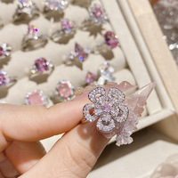 Collection de bagues en pierres précieuses Princess : Bague ouverte plaquée or au design étoilé étincelant