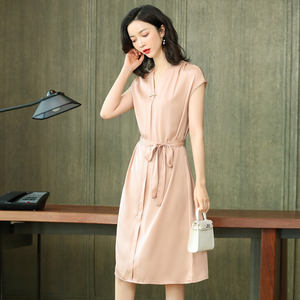 เดรสผ้าไหมหม่อนหรูหราสำหรับฤดูร้อนแขนสั้นระดับไฮเอนด์ลำลองสีทึบวิธีการทอรอบเอวธรรมชาติ - Product Image 3