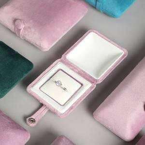 Boîte à bijoux haut de gamme en velours avec logo personnalisé pour pendentif anneau, rangement étanche pour bracelets femme avec fermeture à bouton - Grande Vente - Product Image 4