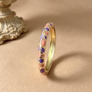 Al por mayor, Nuevas pulseras retro de aleación chapada en oro para mujer, con diseño floral de diamantes cloisonné, estilo vintage chino inspirado en esmalte abierto - Product Image 4