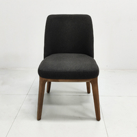 Ensemble de mobilier de restaurant de luxe léger pour café et salon de thé : chaises en tissu et bois, table et banquette