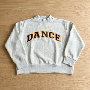 Sweat-shirt personnalisé en molleton bouclette style streetwear pour femme, col ras du cou crème, avec col à carreaux Buffalo superposés et col montant - Product Image 1