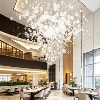 Luminaire de plafond décoratif moderne en verre bulle fait main, design sphérique dispersé, pour hall de villa et hôtel à haut plafond