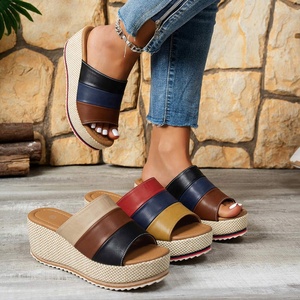 Sandales plateforme pour femmes, nouveau style, avec talons épais et bout rond, pour un usage quotidien estival, disponibles en différents styles - Product Image 4