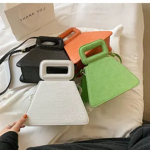 Yiwu 공급 업체 새로운 돌 곡물 crossbody 가방 ins 공장 직접 판매 여성을위한 고품질 핸드백