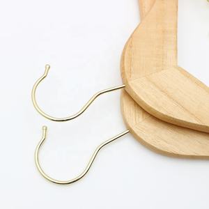 Percha de madera natural para vestido de novia con letras de alambre, soporte para vestido de boda de dama de honor, regalo para fiestas de boda para ropa - Product Image 4