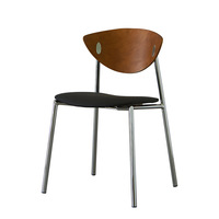 Chaise de salle à manger en bois massif minimaliste nordique avec dossier d'art en fer pour bureau à domicile Internet café café lait thé boutique Design