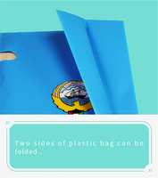 Sacs en plastique personnalisés réutilisables et durables en PE avec impression en gravure pour l'emballage de vêtements, le stockage de cadeaux, l'affichage, caractéristiques des sacs découpés