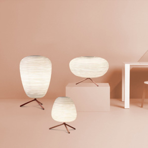 โคมไฟตั้งโต๊ะสไตล์มินิมอลทันสมัย สำหรับห้องนอนหรูหรา ห้องทำงาน โคมไฟห้องนั่งเล่นดีไซน์สร้างสรรค์ไม่ซ้ำใคร ยอดนิยมใน TikTok โคมไฟข้างเตียงสุดหรู - Product Image 3