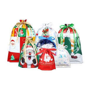 Ensemble de sacs cadeaux de Noël : Sacs de fête de Noël de grande à petite taille, sacs cadeaux réutilisables pour les fêtes, emballages cadeaux personnalisés en <span class=keywords><strong>gros</strong></span> - Product Image 1