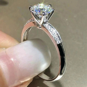 Anello Nuziale Classico a Sei Punte con Zirconi per Donne, Gioiello Elegante e Lussuoso - Product Image 3