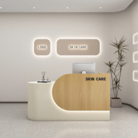 Bureau d'accueil laqué moderne et minimaliste personnalisé pour hôtels 4S magasins restaurants petit comptoir de consultation créatif