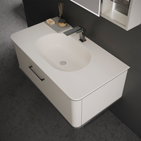 Mueble de Baño Moderno Suspendido en la Pared con Espejo, Estantes de Almacenamiento y Bandejas Funcionales, Diseño Elegante y Contemporáneo