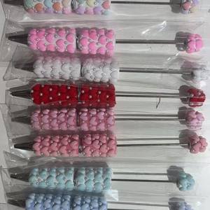 Nouveau stylo à bille rotatif en forme <span class=keywords><strong>de</strong></span> cœur pour la Saint-Valentin, best-seller transfrontalier, stylo à perles DIY, stylo à perles mignon - Product Image 2