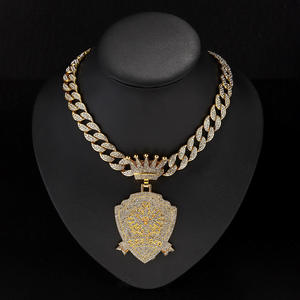 PD3007 Bouclier Couronne Pendentifs Vintage Chaîne Cubaine Colliers Pingentes de coroa de escudo com colares de corrente cubana - Product Image 2