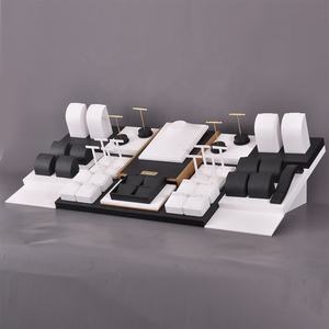 ชุดแท่นวางโชว์เครื่องประดับแบบกำหนดเอง ถาดใส่แหวน ต่างหู สร้อยคอ พร้อมฐานโชว์ทำจากไม้ MDF หรูหรา - Product Image 3