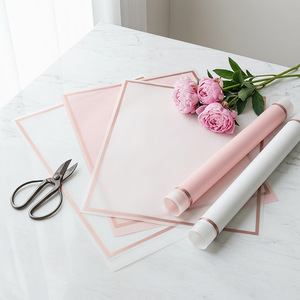 กระดาษห่อดอกไม้แบบกันน้ำสีพื้นสไตล์ขอบทอง ฟิล์ม OPP แบบด้าน สำหรับห่อช่อดอกไม้ อุปกรณ์สำหรับร้านดอกไม้ - Product Image 5