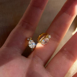 Pendientes de Plata Ley 925 con Acabado Satinado, Aros Modernos Hipoalergénicos para Uso Diario, Venta al por Mayor - Product Image 1