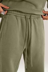 กางเกงวอร์มทรงตรงขากว้างแบบเปิดข้าง สไตล์ดิสเทรส ผ้าหนา 345 แกรม คุณภาพสูง สำหรับผู้ชาย สามารถสกรีนโลโก้เองได้ - Product Image 5