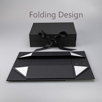 Boîte cadeau de luxe pliable en carton magnétique mat noir avec revêtement UV pour vêtements et chaussettes